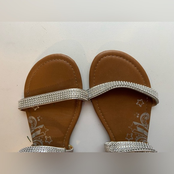 Brash Sparkly Silver Strappy Sandals – Size 9 - Picture 2 of 6